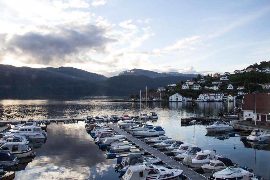Ryfylke Fjordhotel Sand エクステリア 写真